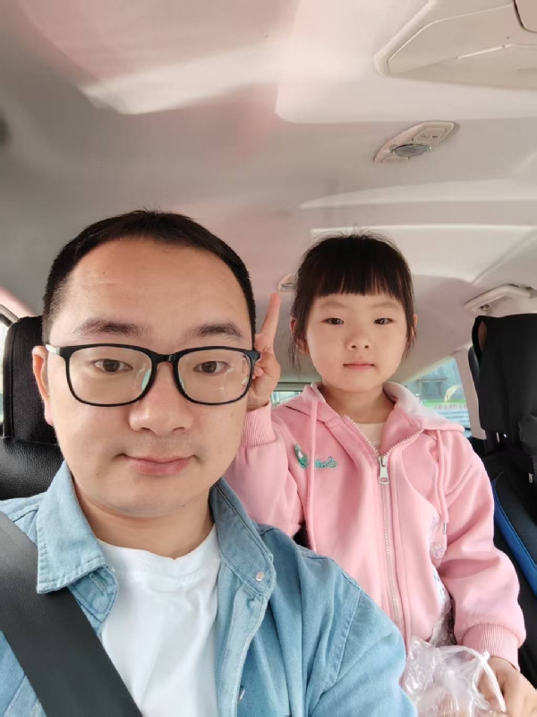 知天晓的第一张照片--连城交友中心